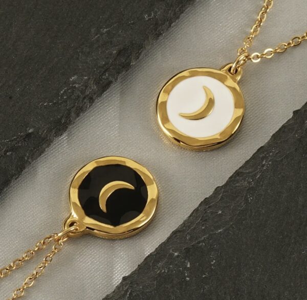 Moon small Pendant Necklace - Imagen 2